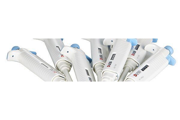 DLAB MicroPette Plus Tek Kanallı ‘Ayarlanabilir Hacimli’ Pipet 1000-10000μl