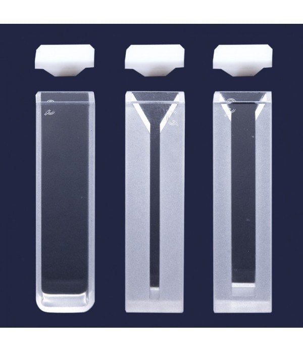 ISOLAB 098.01.002 spektrofotometre küveti - ES kuvars - yarı mikro - 12,5x12,5x45 mm - 1,40 ml